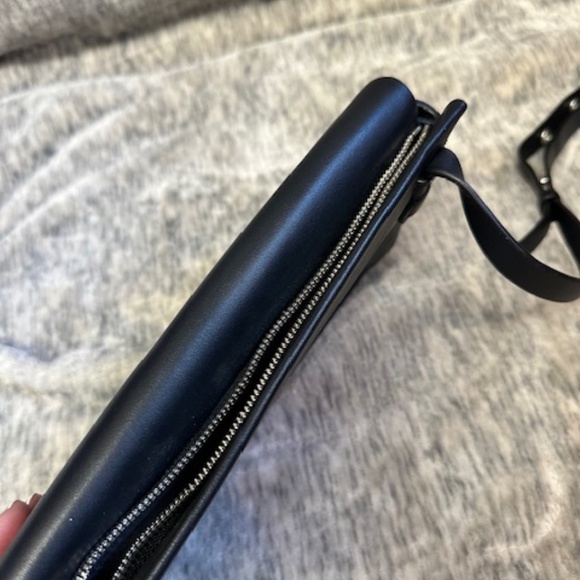 Rag and Bone Walker Leather Crossbody Bag - Picture 7 of 11